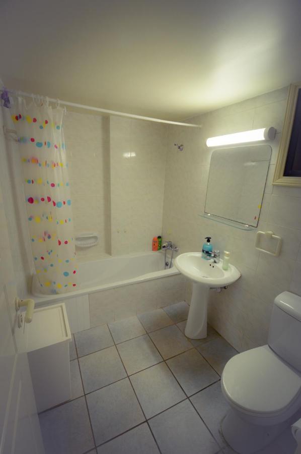 Krasas Beach Flats Larnaca Ngoại thất bức ảnh
